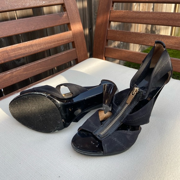 Michael Kors zipper heels - Picture 2 of 2